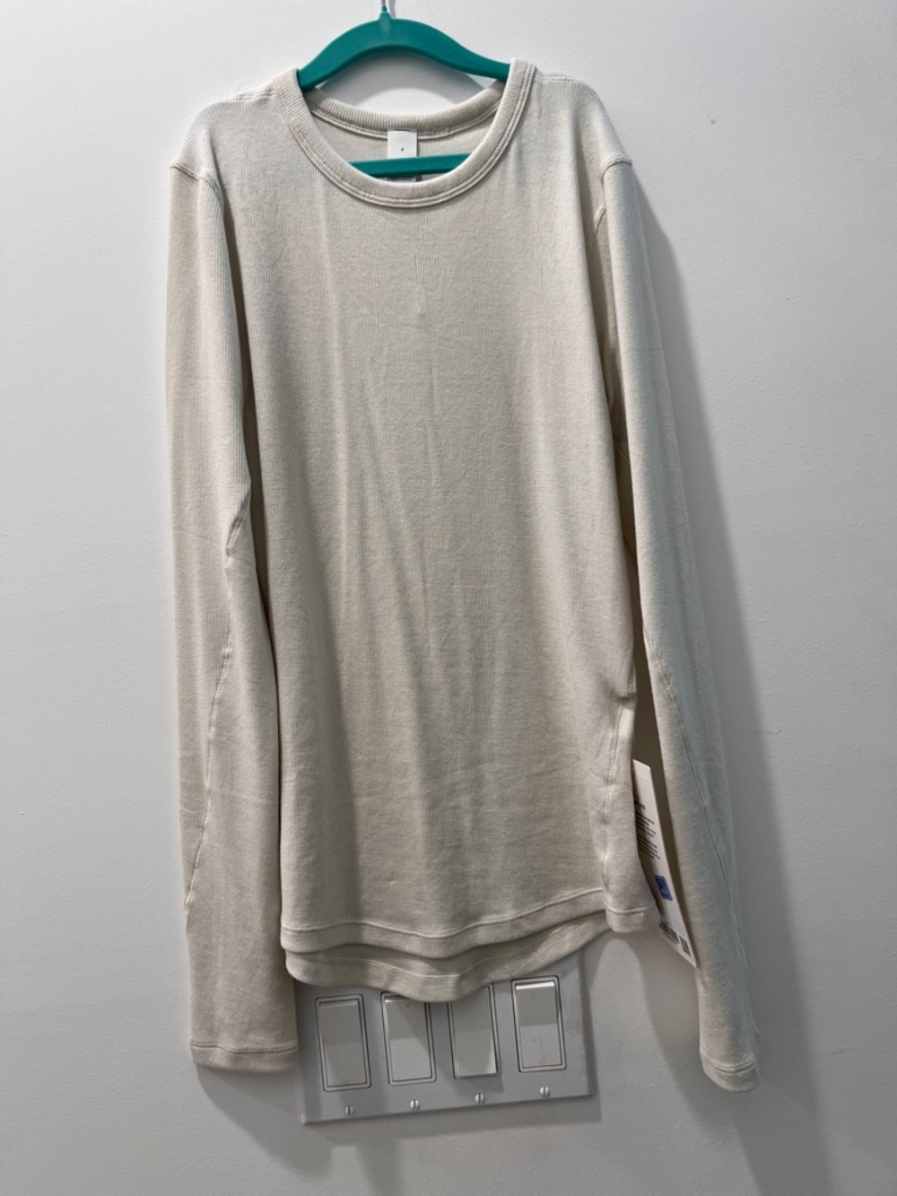NWT❤️lululemon hold tight tee 4 bone